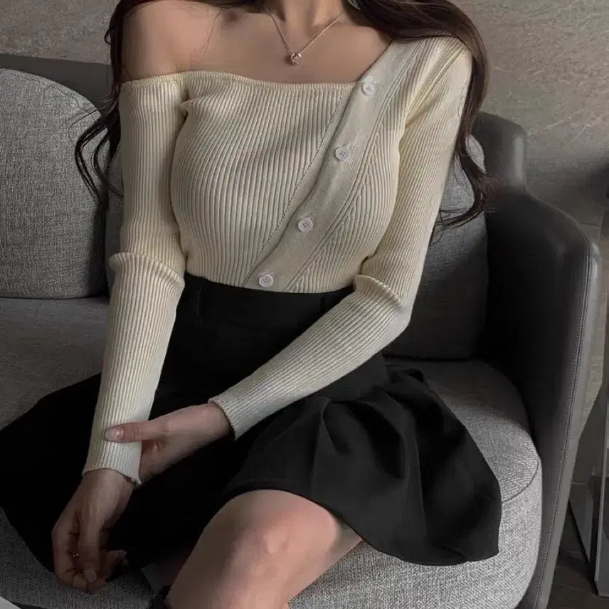 [BUNJANG] Ivory Off-Shoulder Button Knit Top / 아이보리 오프숄더 단추 니트
