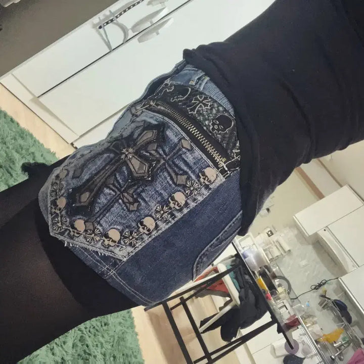 [BUNJANG] Q Vintage Punk Cross Denim Hot Pants / 펑크 십자가 데님 핫팬츠 큐빈티지 파우닝 빈티지 스커트 gap