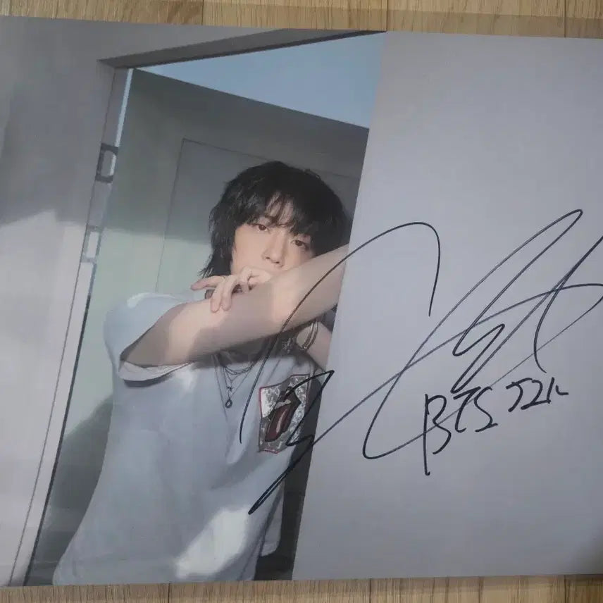 [BUNJANG] BTS Jin Signed Poster / BTS 진(JIN) 친필 싸인 포스터 / Echo 앨범 이벤트 당첨