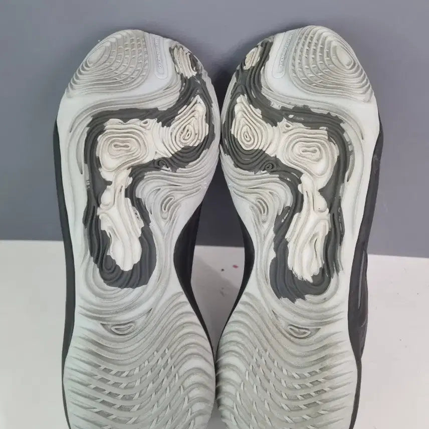 [BUNJANG] Hyojabin Vintage Under Armour Anatomix Spawn 2 Sneakers / 효자빈티지 275 언더아머 아나토믹스 스폰2