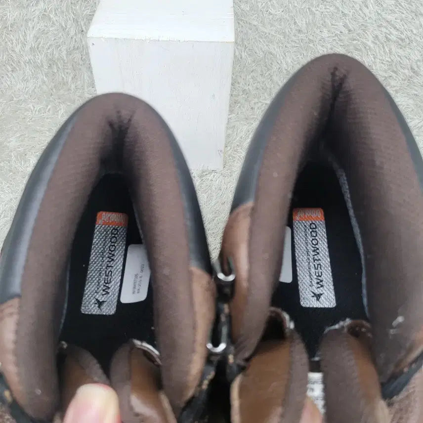 [BUNJANG] Westwood Real Leather Trekking Mid Hiking Boots / 구제짱짱맨 255 웨스트우드 리얼 레더 트레킹 미드 등산화