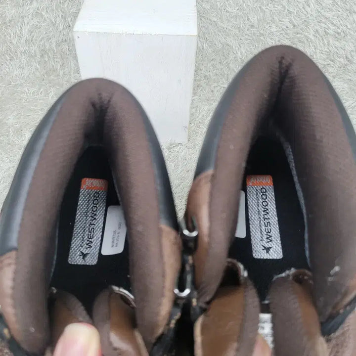 [BUNJANG] Westwood Real Leather Trekking Mid Hiking Boots / 구제짱짱맨 255 웨스트우드 리얼 레더 트레킹 미드 등산화