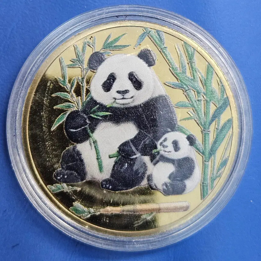 [BUNJANG] Panda Medal M1048 / [팬더메달] 함께 식사중인 엄마와 아기 팬더 M1048