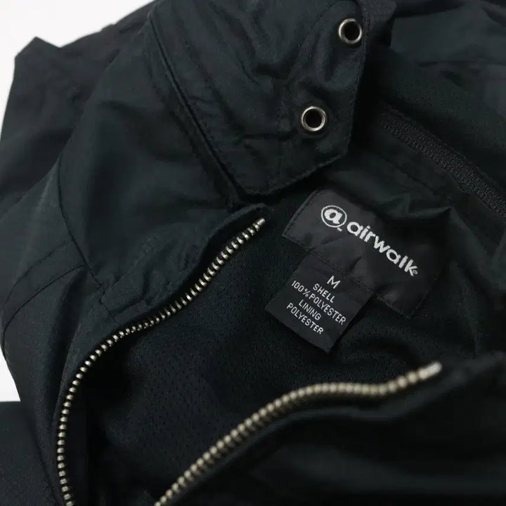 [BUNJANG] Airwalk Ripstop Technical Hooded Windbreaker (M) / 일본 에어워크 블랙 립스탑 테크니컬 후드 윈드브레이커 (M)