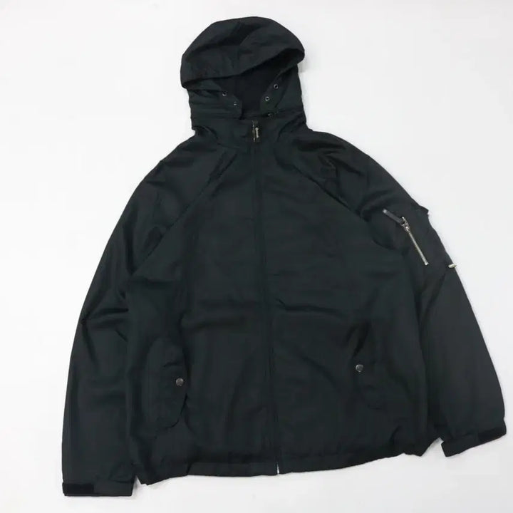 [BUNJANG] Airwalk Ripstop Technical Hooded Windbreaker (M) / 일본 에어워크 블랙 립스탑 테크니컬 후드 윈드브레이커 (M)