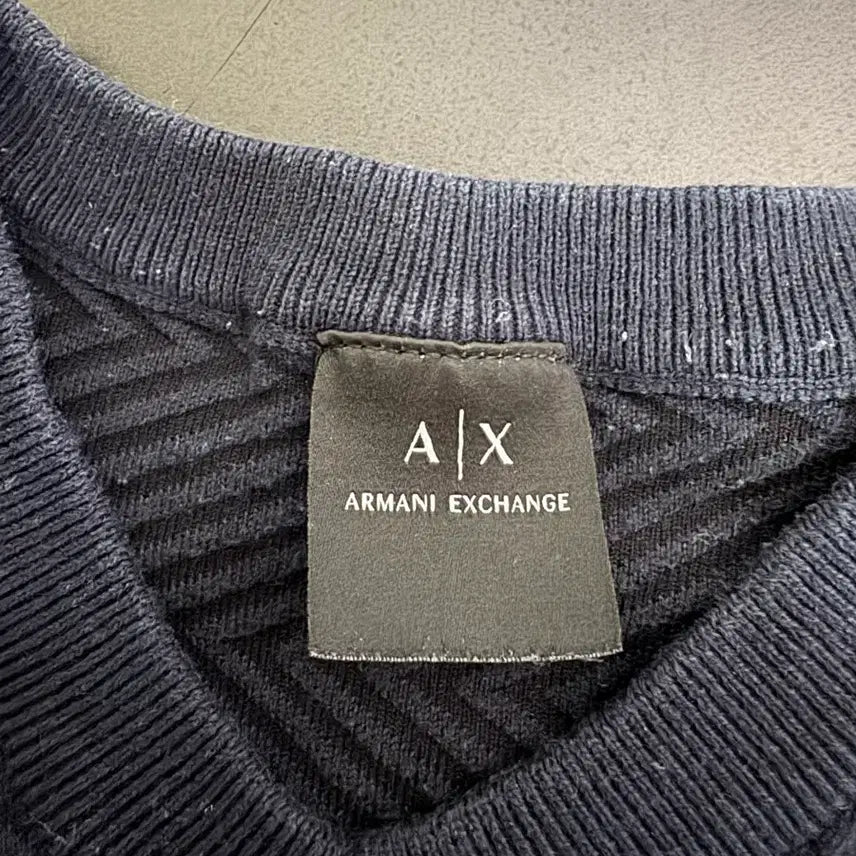 [BUNJANG] Armani Exchange Minimal V-Neck Cotton Knit Sweater (L-XL) - Navy / 아르마니 익스체인지 미니멀 브이넥 코튼 물결 니트 L ~ XL 네이비