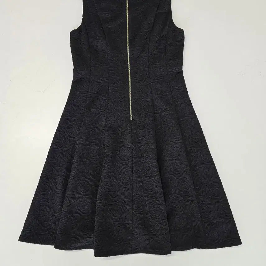 [BUNJANG] Karl Lagerfeld Rose Pattern Sleeveless Dress / 칼라거펠트 로즈 패턴 슬리브리스 원피스 블랙8