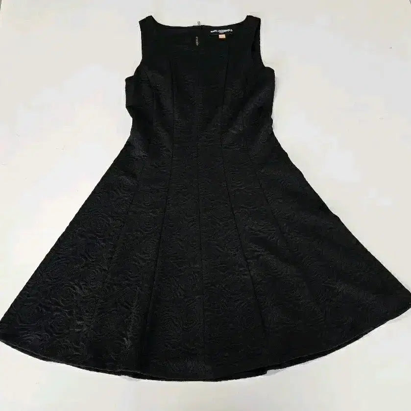 [BUNJANG] Karl Lagerfeld Rose Pattern Sleeveless Dress / 칼라거펠트 로즈 패턴 슬리브리스 원피스 블랙8
