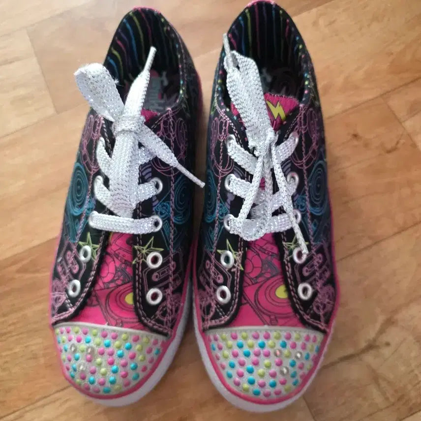 [BUNJANG] Character Sneakers High-Teen Style / 캐릭터 스니커즈 하이틴 스타일(불 들어옴) -학생/연극 소품 추천