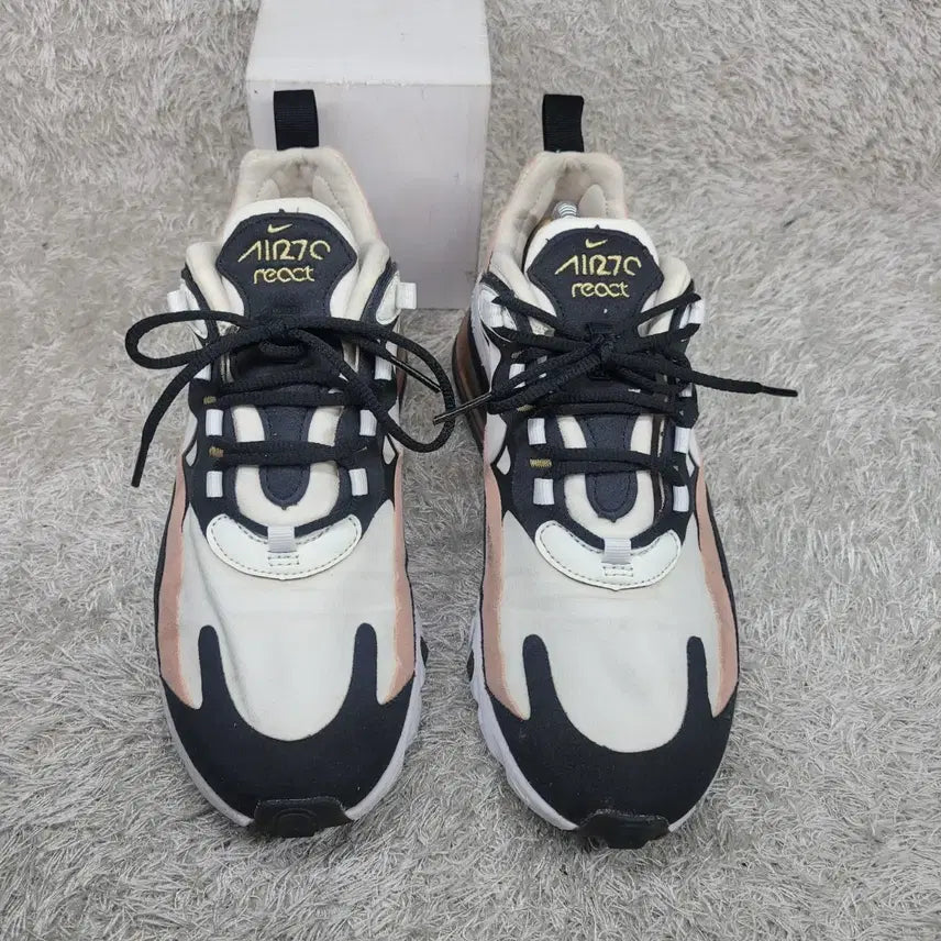 [BUNJANG] Nike Air Max 270 React Sneakers (Used) / 구제짱짱맨 240 나이키 에어맥스270 리액트 스니커즈