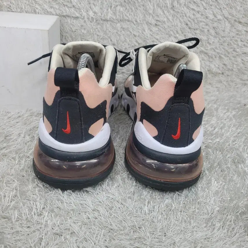[BUNJANG] Nike Air Max 270 React Sneakers (Used) / 구제짱짱맨 240 나이키 에어맥스270 리액트 스니커즈