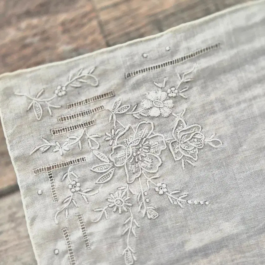 [BUNJANG] Embroidered Lace Handkerchief Set / 자수 레이스 손수건 4장