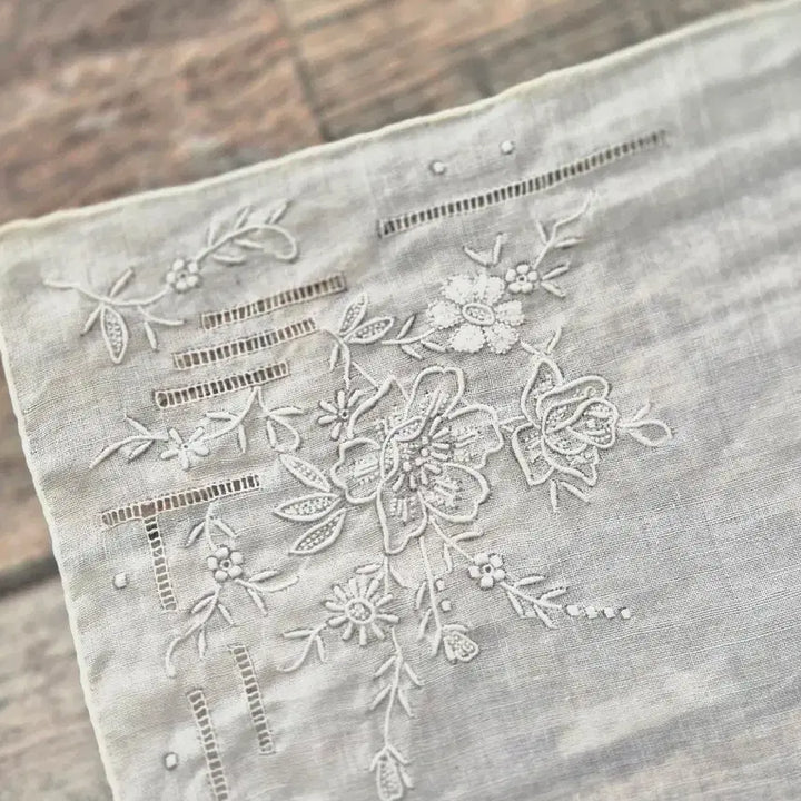 [BUNJANG] Embroidered Lace Handkerchief Set / 자수 레이스 손수건 4장