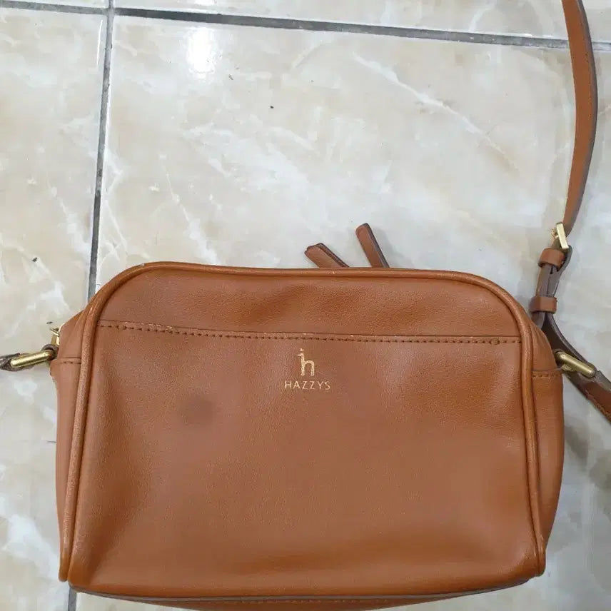 [BUNJANG] Hazzys Crossbody Bag / 헤지스 크로스백 사진참고