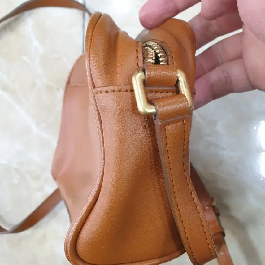 [BUNJANG] Hazzys Crossbody Bag / 헤지스 크로스백 사진참고