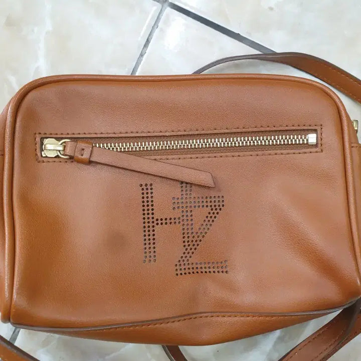[BUNJANG] Hazzys Crossbody Bag / 헤지스 크로스백 사진참고