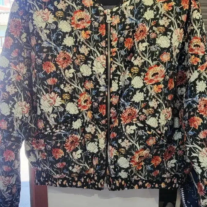 [BUNJANG] ZARA TRF Floral Bomber Jacket / 자라 TRF 플라워 봄버 자켓