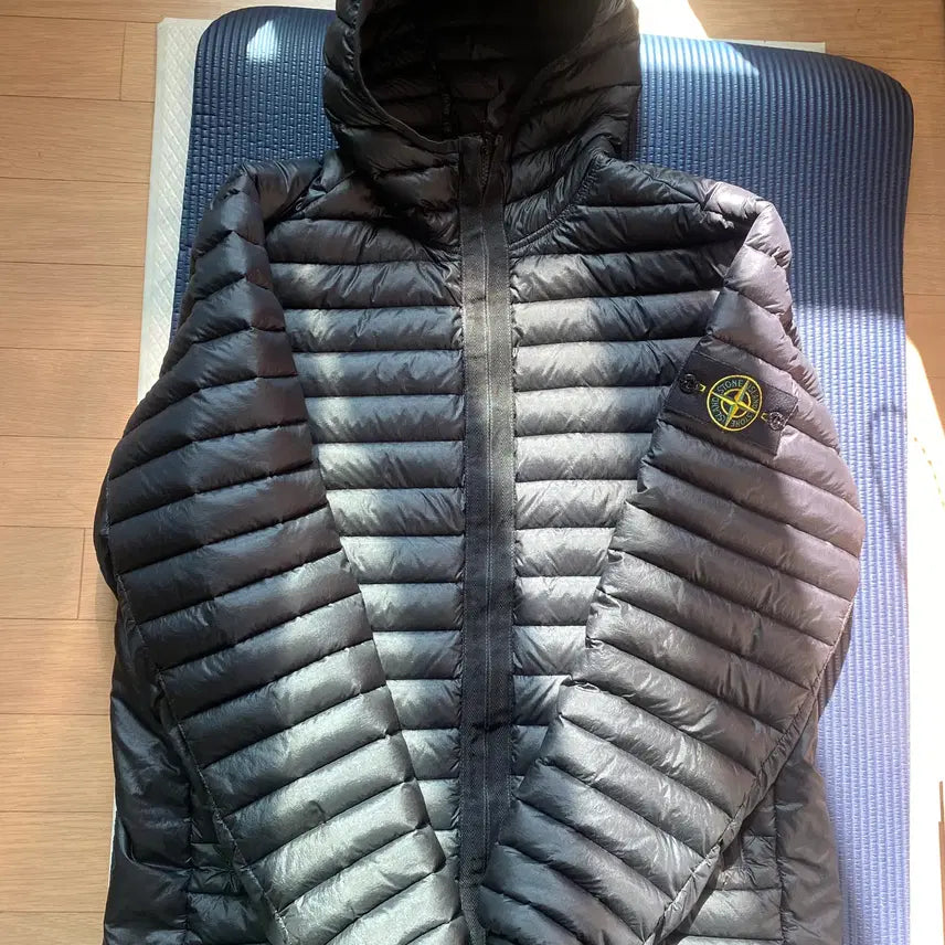 [BUNJANG] Stone Island Lightweight Padded Hoodie 23FW Black Jacket / 스톤아일랜드 경량패딩 후디 23fw 블랙 거의새상품 판매합니다. 교환가능
