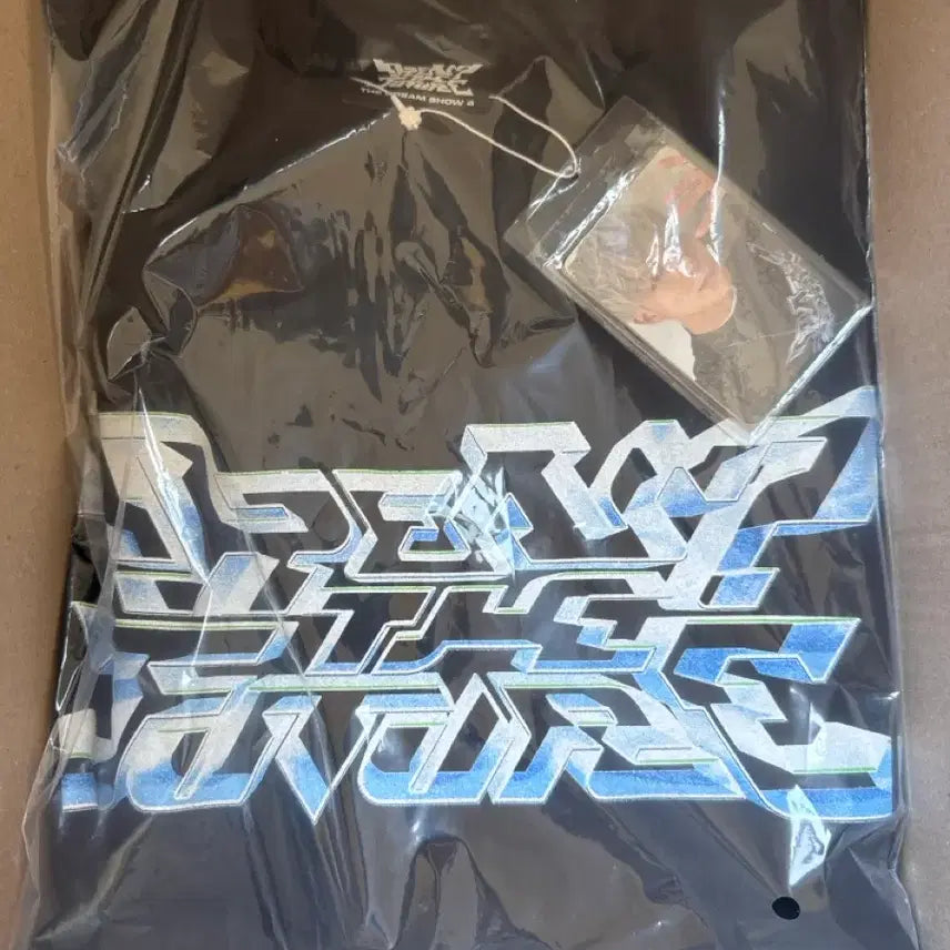 [BUNJANG] NCT Dream Tour T-shirt Bundle Set (Sealed) / NCT Dream Tour 티셔츠 + 포토카드+로고+스티커 미개봉