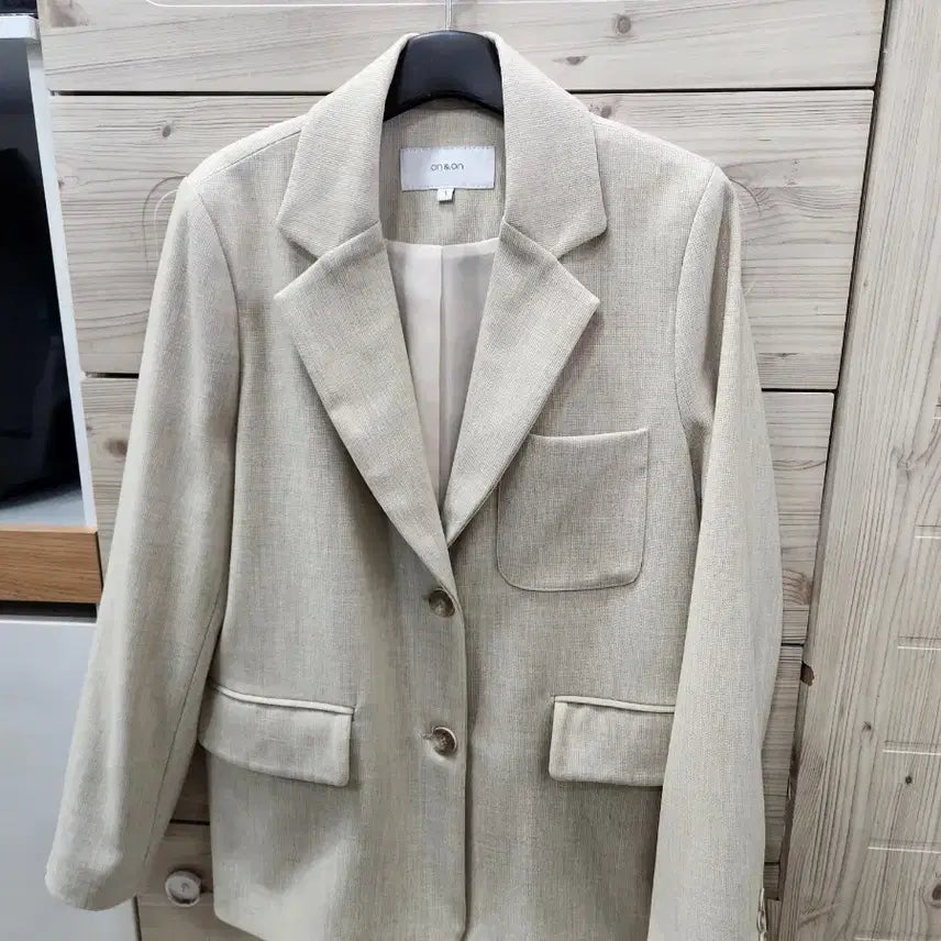 [SOLD OUT] 온앤온 베이지색 여성 자켓 1 (85)