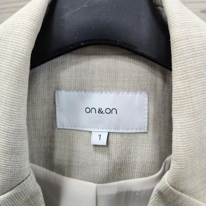 [SOLD OUT] 온앤온 베이지색 여성 자켓 1 (85)