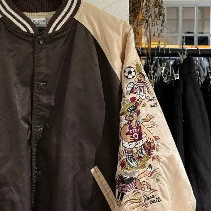 [BUNJANG] Captain Santa Brown Sports Embroidered Sukajan Jacket / 캡틴 산타 브라운 스포츠 자수 스카쟌 자켓