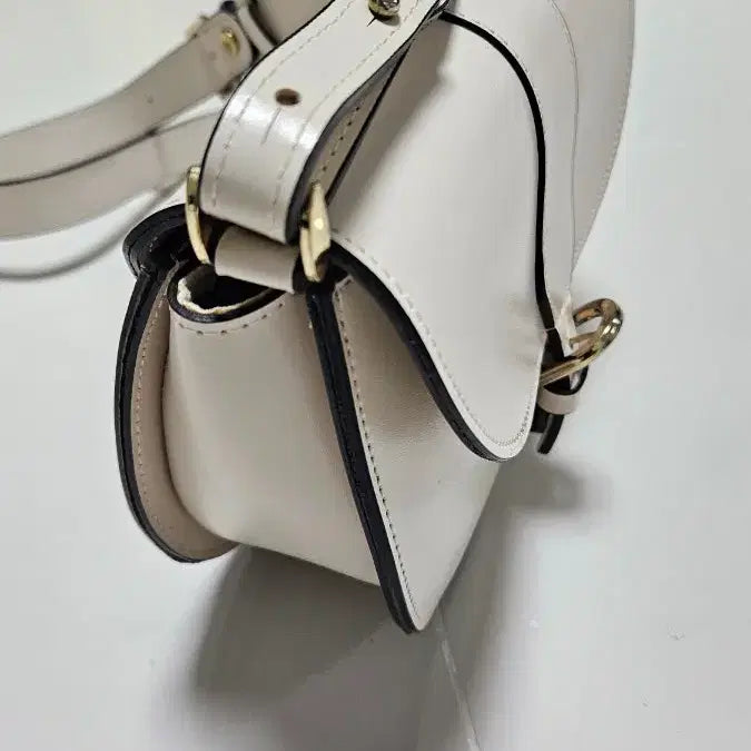 [BUNJANG] Mur Calfskin Crossbody Bag / 무르 소가죽백