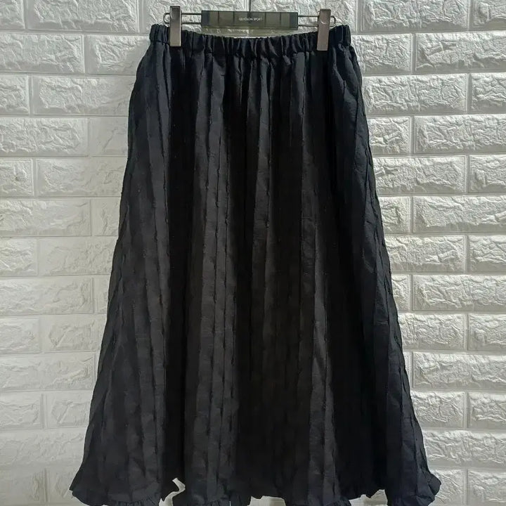[BUNJANG] Banding Embroidered Pleated Frill Long Skirt / 밴딩 자수플리츠 프릴 롱스커트