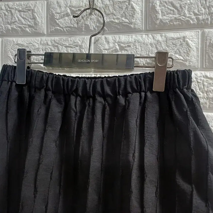 [BUNJANG] Banding Embroidered Pleated Frill Long Skirt / 밴딩 자수플리츠 프릴 롱스커트