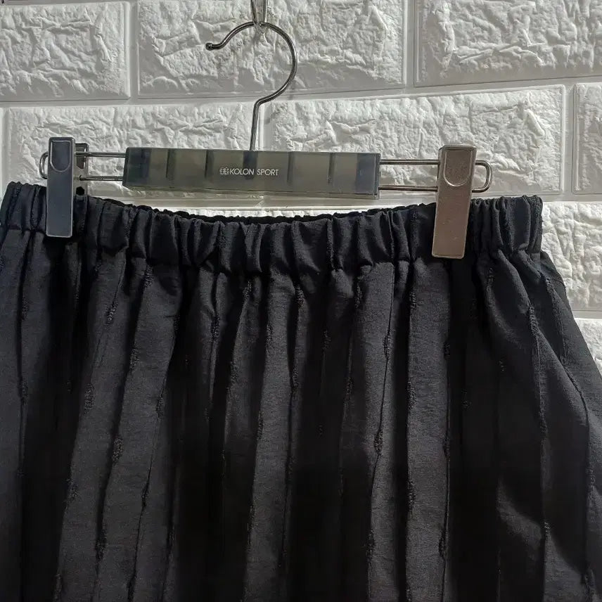 [BUNJANG] Banding Embroidered Pleated Frill Long Skirt / 밴딩 자수플리츠 프릴 롱스커트