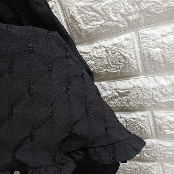 [BUNJANG] Banding Embroidered Pleated Frill Long Skirt / 밴딩 자수플리츠 프릴 롱스커트