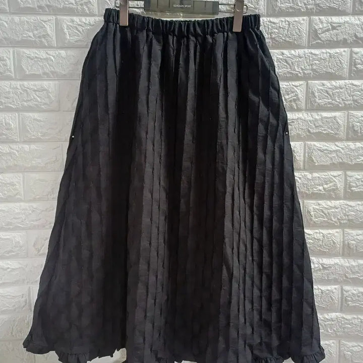 [BUNJANG] Banding Embroidered Pleated Frill Long Skirt / 밴딩 자수플리츠 프릴 롱스커트