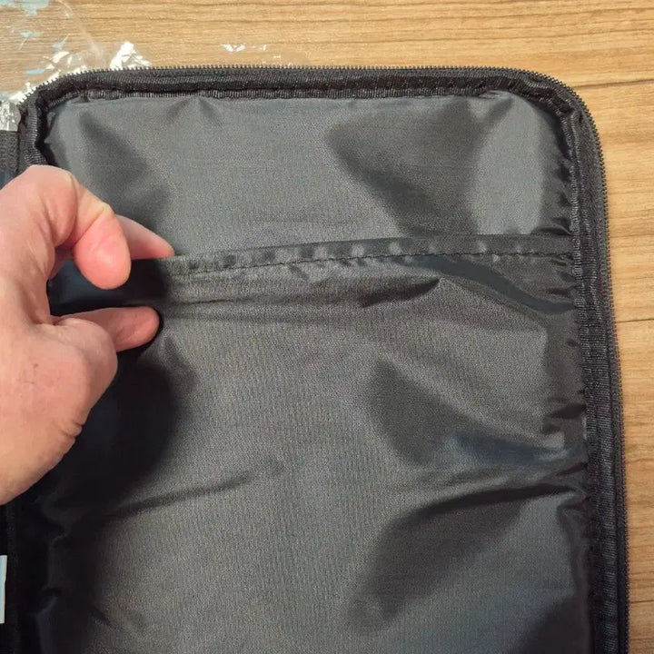 [BUNJANG] Bb빵빵이 Daily Life Yellow Tablet Pouch / 빵빵이의 일상 파우치 옐로우 새상품