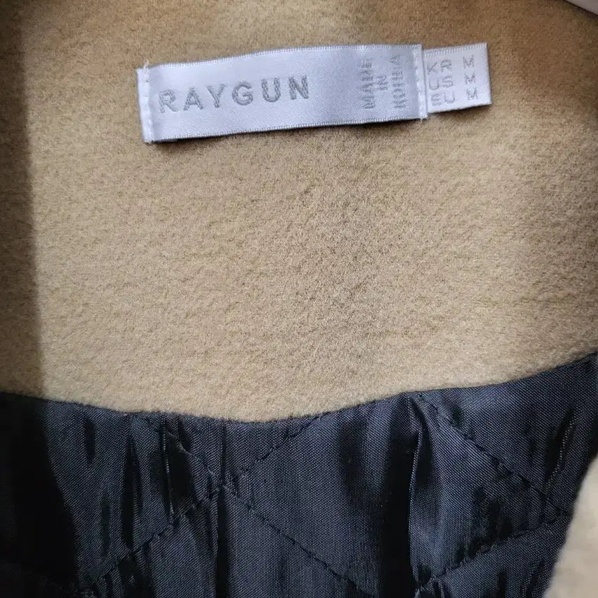[BUNJANG] RAYGUN Beige Quilted Semi-Overfit Coat / 레이건(RAYGUN) 세미 오버핏 누빔 코트 - 베이지