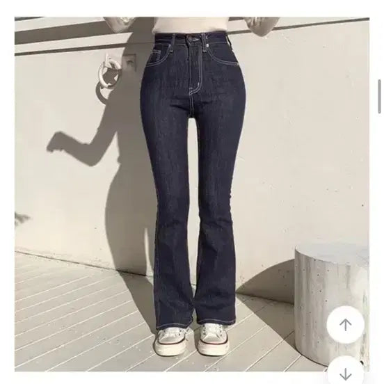 [BUNJANG] Unbranded Bootcut Jeans (S, Short) / 진청 부츠컷 팬츠