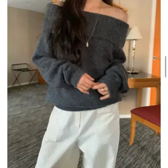 [BUNJANG] Wearerow Alpaca Off-shoulder Knit Charcoal / 웨어로우 알파카 오프숄더 니트 차콜 새상품