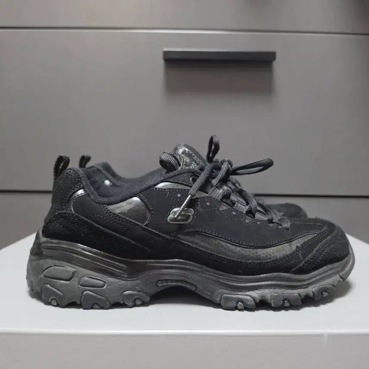 [BUNJANG] Skechers Delight All Black Shoes / 245스케쳐스 딜라이트 올블랙 -618