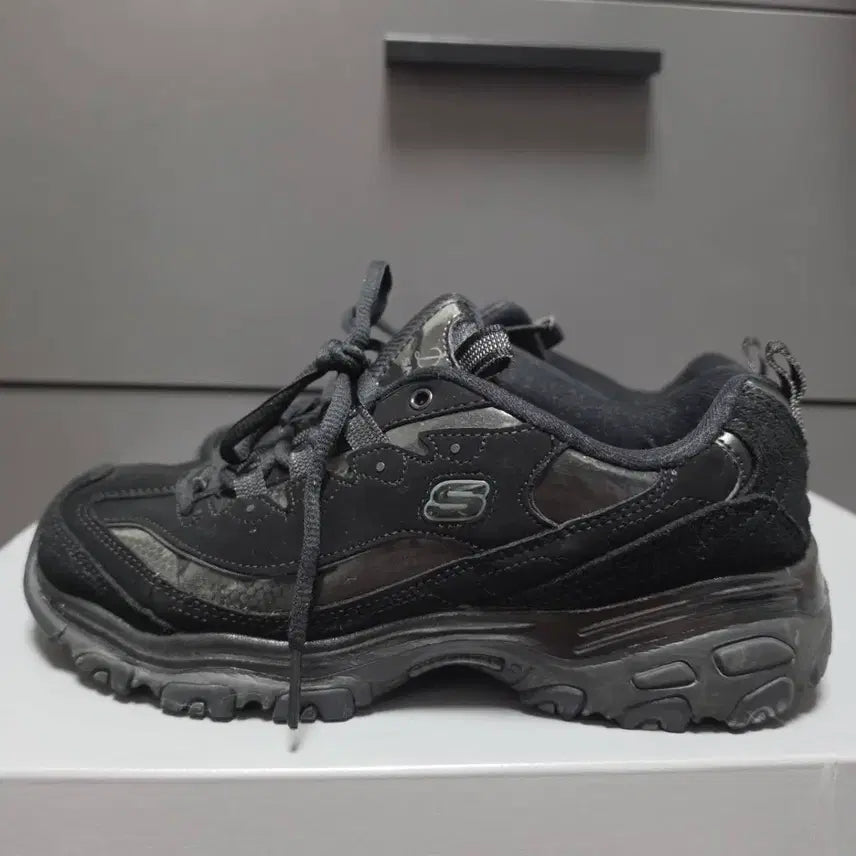[BUNJANG] Skechers Delight All Black Shoes / 245스케쳐스 딜라이트 올블랙 -618
