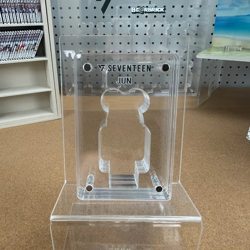 [BUNJANG] Seventeen Jun Bearbrick 1-Cube Acrylic Showcase / 세븐틴 베어브릭 전용 1구 쇼케이스 준 케이스