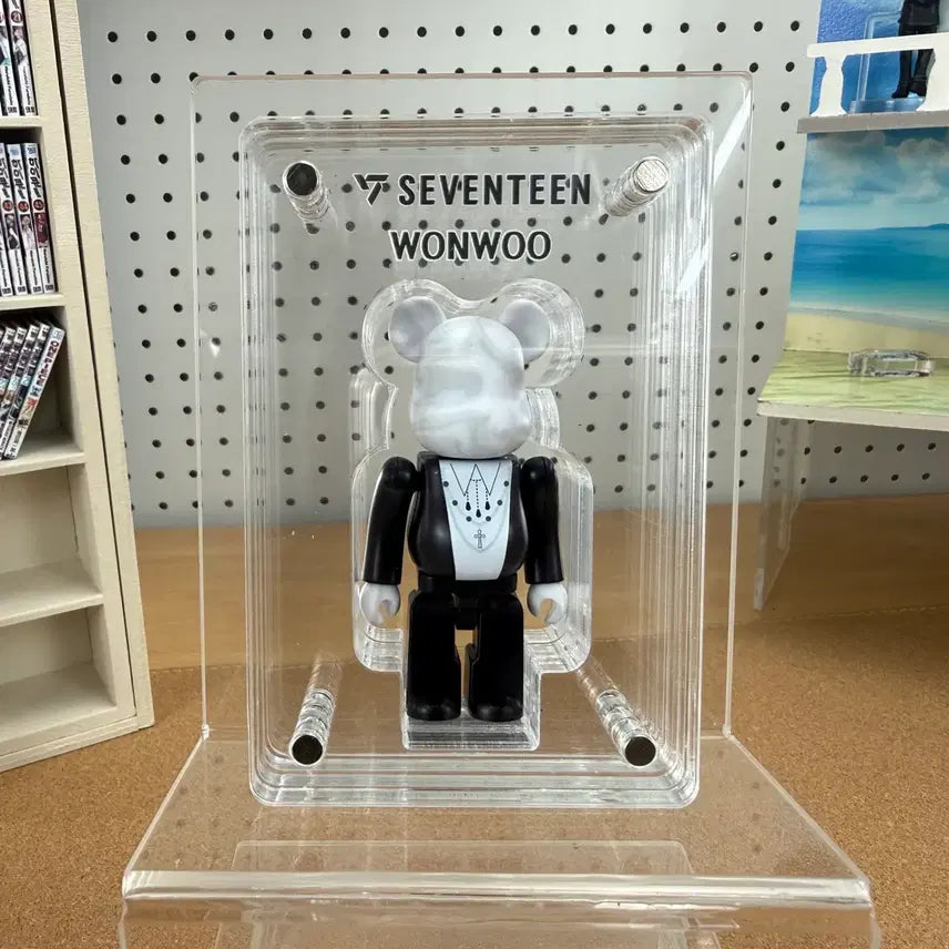 [BUNJANG] Seventeen Wonwoo Bearbrick Display Case / 세븐틴 베어브릭 전용 1구 쇼케이스 원우 케이스