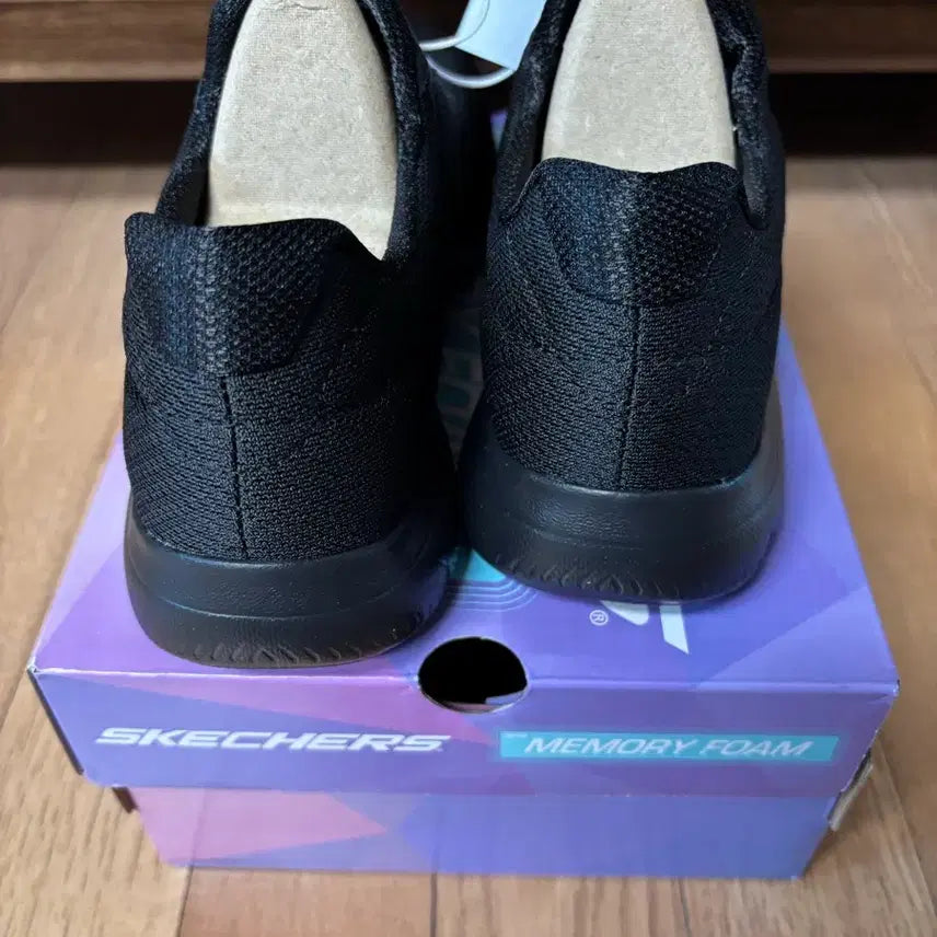 [BUNJANG] Skechers Sneakers Black 235/240mm New / 스케쳐스 운동화 블랙 235mm 새상품