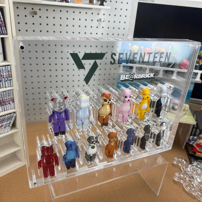 [BUNJANG] SEVENTEEN Bearbrick 13-Cube Acrylic Showcase / 세븐틴 베어브릭 13구 아크릴쇼케이스 로고상단형