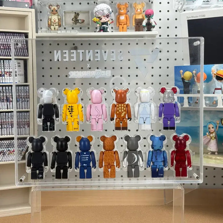 [BUNJANG] SEVENTEEN Bearbrick 13-Cube Acrylic Showcase / 세븐틴 베어브릭 13구 아크릴쇼케이스 로고상단형