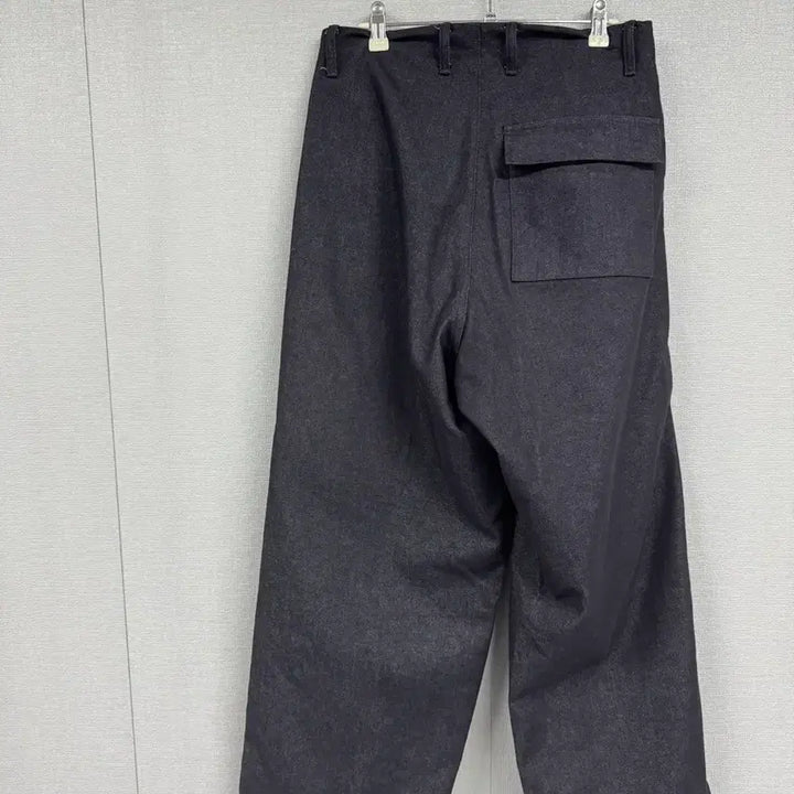 [SOLD OUT] 해칭룸 스노우진 워시드 팬츠