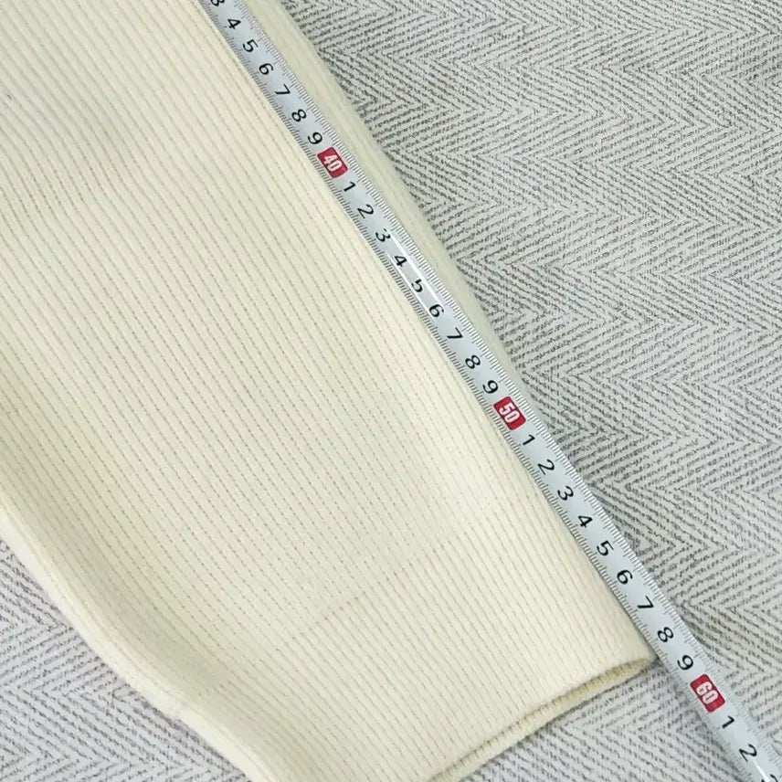 [BUNJANG] Anouz V-Neck Relaxed Fit Knit Ivory Men&