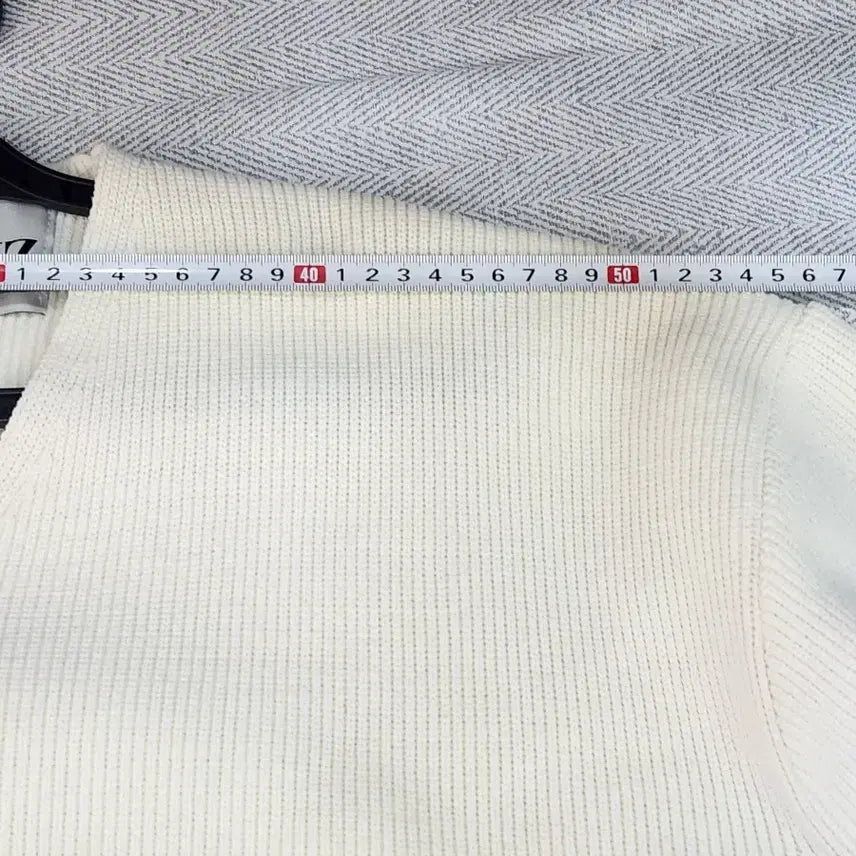 [BUNJANG] Anouz V-Neck Relaxed Fit Knit Ivory Men&