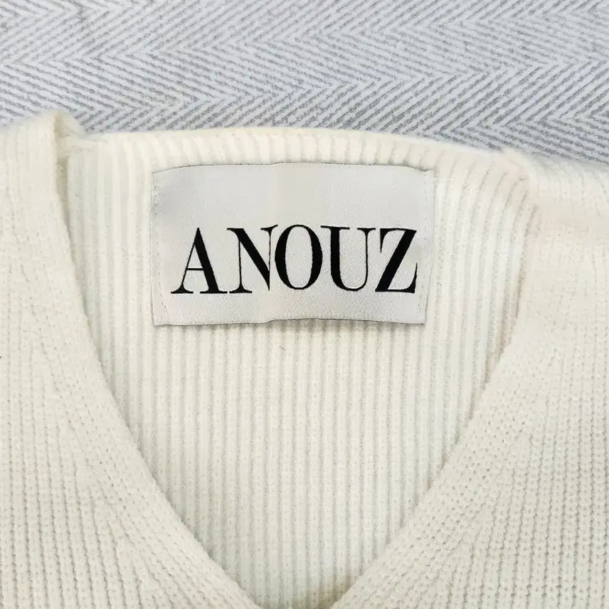 [BUNJANG] Anouz V-Neck Relaxed Fit Knit Ivory Men&