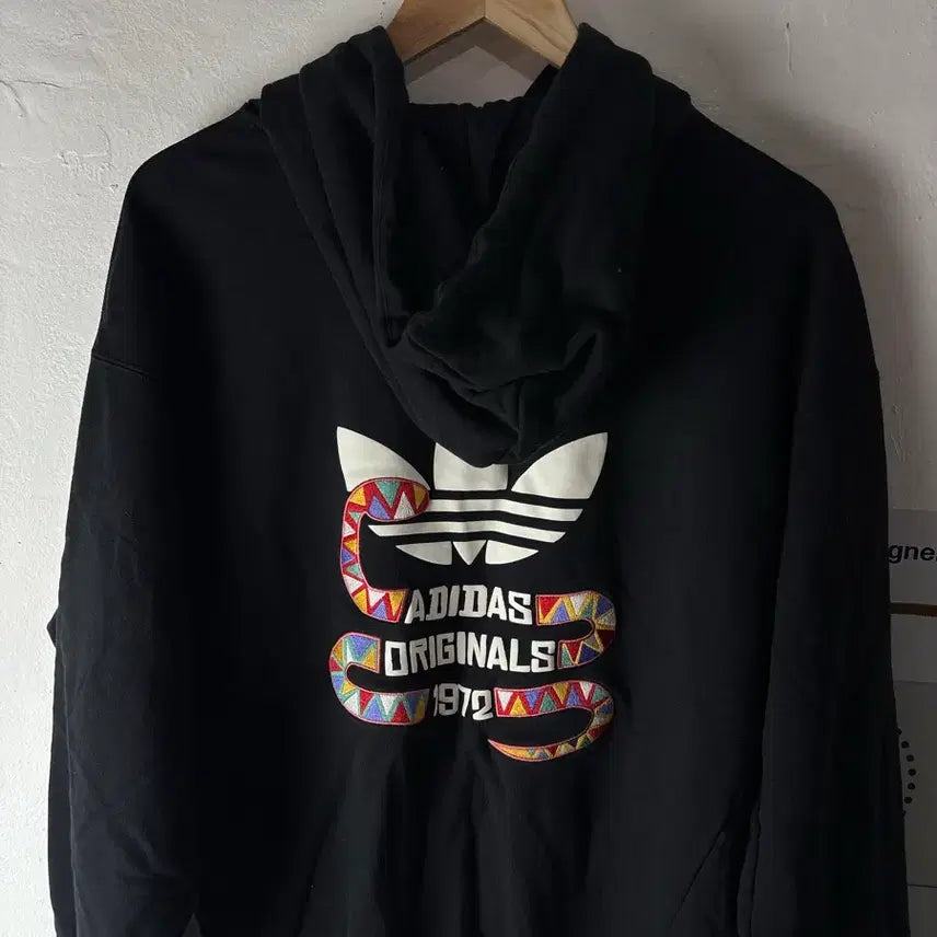 [BUNJANG] Adidas Gold and Black Hoodie / 아디다스 검골 후드티