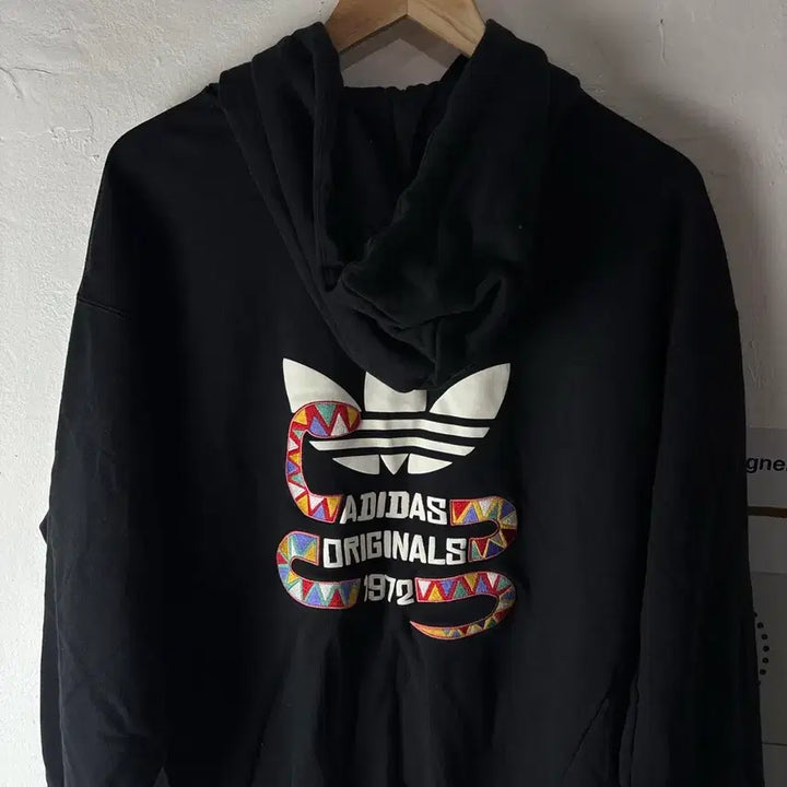 [BUNJANG] Adidas Gold and Black Hoodie / 아디다스 검골 후드티