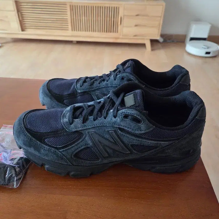 [BUNJANG] New Balance JOUND 990v4 Navy Sneakers / 뉴발란스 자운드 990v4 네이비 285